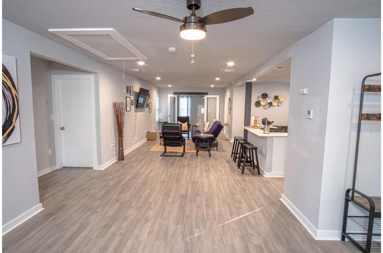 Stylish 4 Br2Ba Renovated Home Near Downtown San Antonio Bagian luar foto