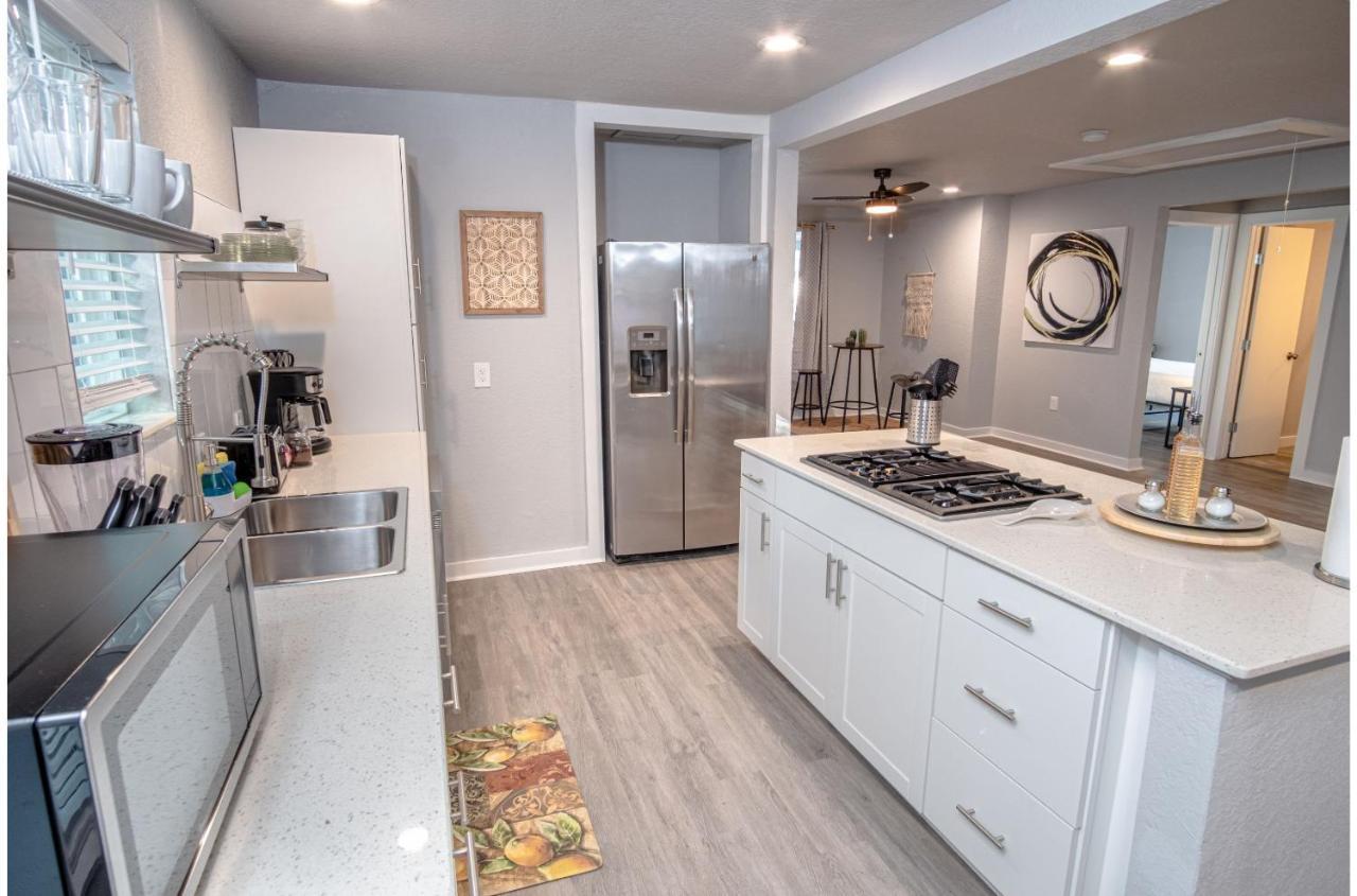 Stylish 4 Br2Ba Renovated Home Near Downtown San Antonio Bagian luar foto