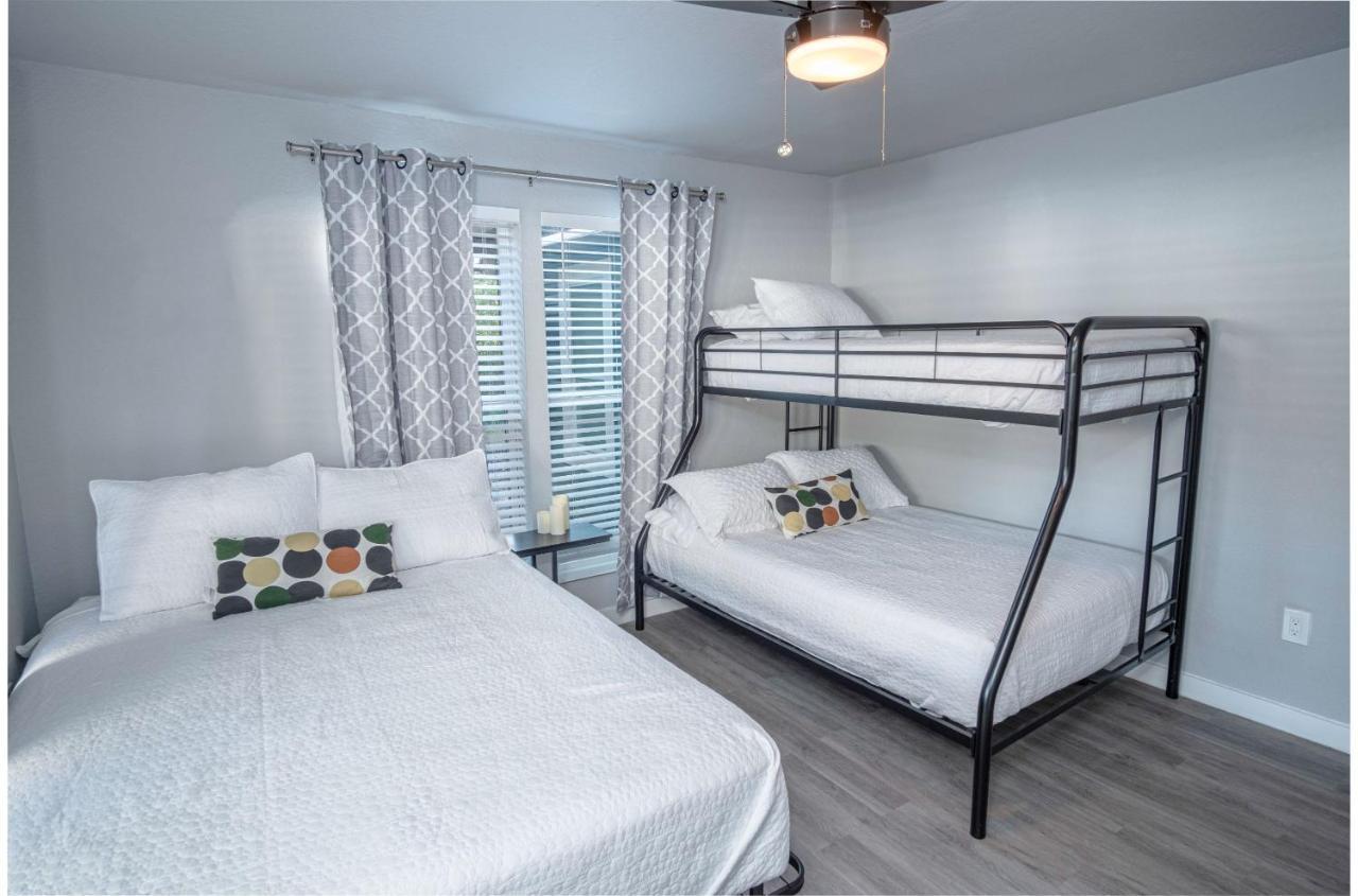 Stylish 4 Br2Ba Renovated Home Near Downtown San Antonio Bagian luar foto