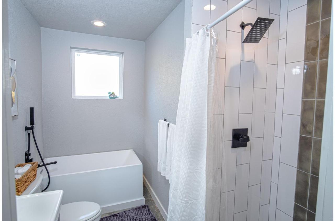 Stylish 4 Br2Ba Renovated Home Near Downtown San Antonio Bagian luar foto