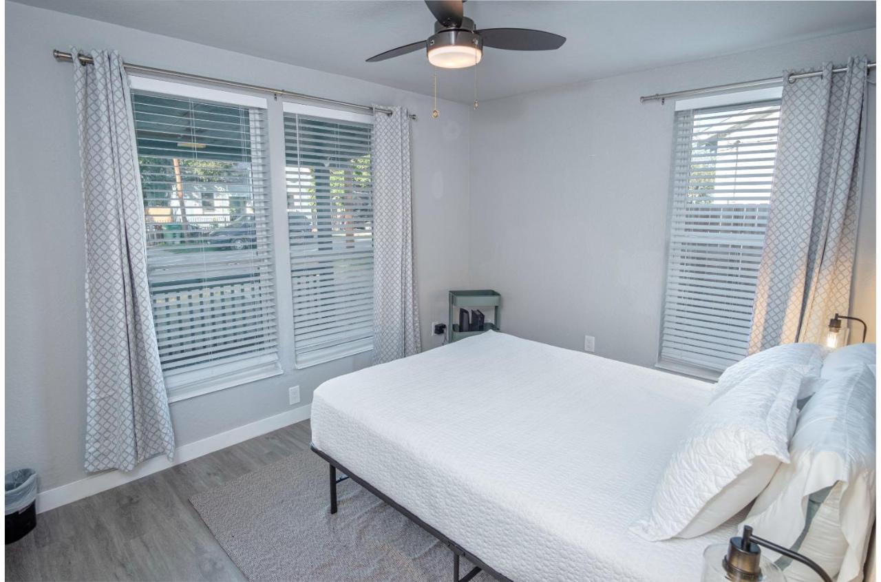 Stylish 4 Br2Ba Renovated Home Near Downtown San Antonio Bagian luar foto
