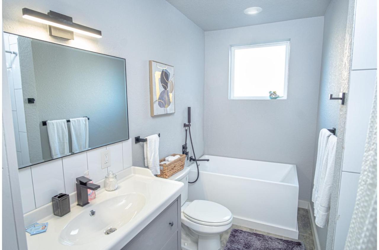 Stylish 4 Br2Ba Renovated Home Near Downtown San Antonio Bagian luar foto