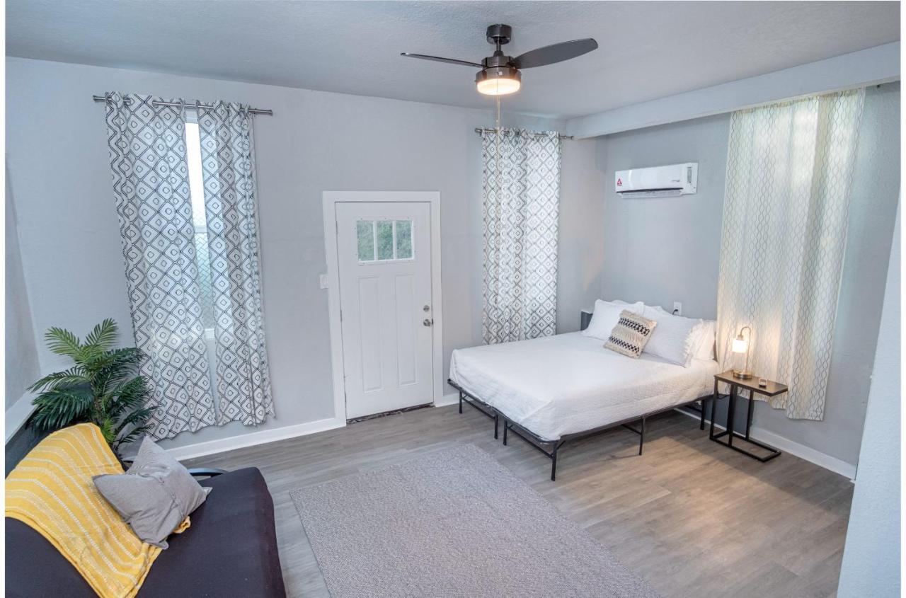 Stylish 4 Br2Ba Renovated Home Near Downtown San Antonio Bagian luar foto
